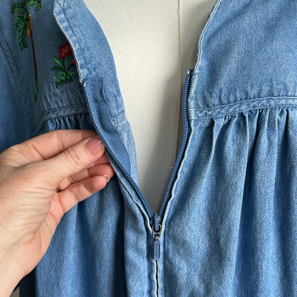 Vintage Women’s Plus Size Denim Embroidered Safari Art‎ Full Zip Pocket Dress 2X - Picture 6 of 10